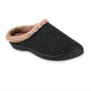 Isotoner Men’s Brett Hoodback Slippers